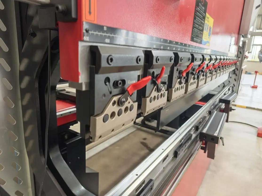 Importierte CNC-Pressbremse