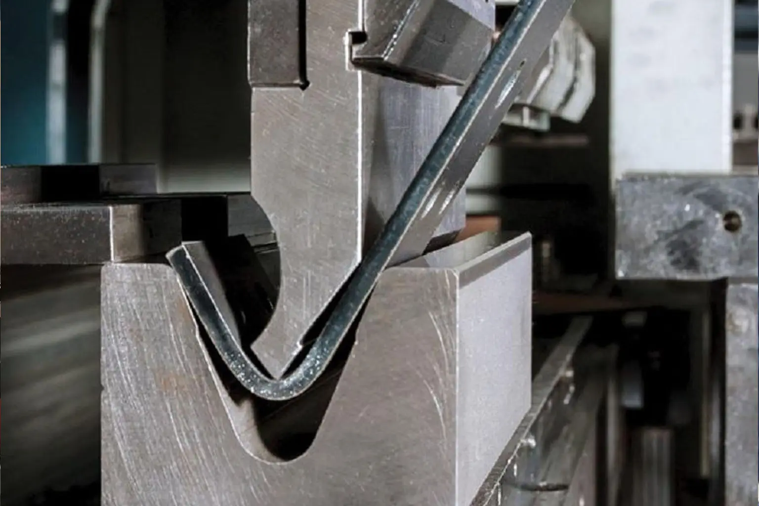 Pressbremsen-Kits: Verbesserung der Präzision und Vielseitigkeit beim Metallbiegen